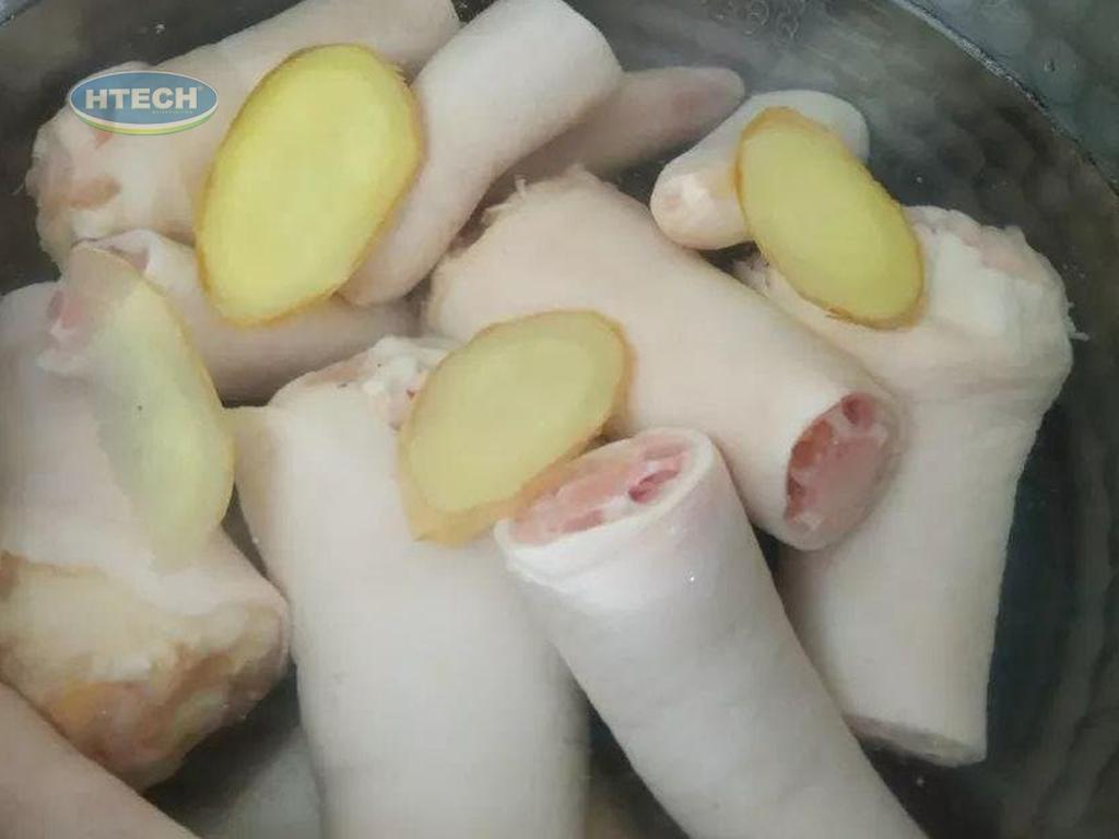 luoc-duoi-heo-bao-nhieu-phut