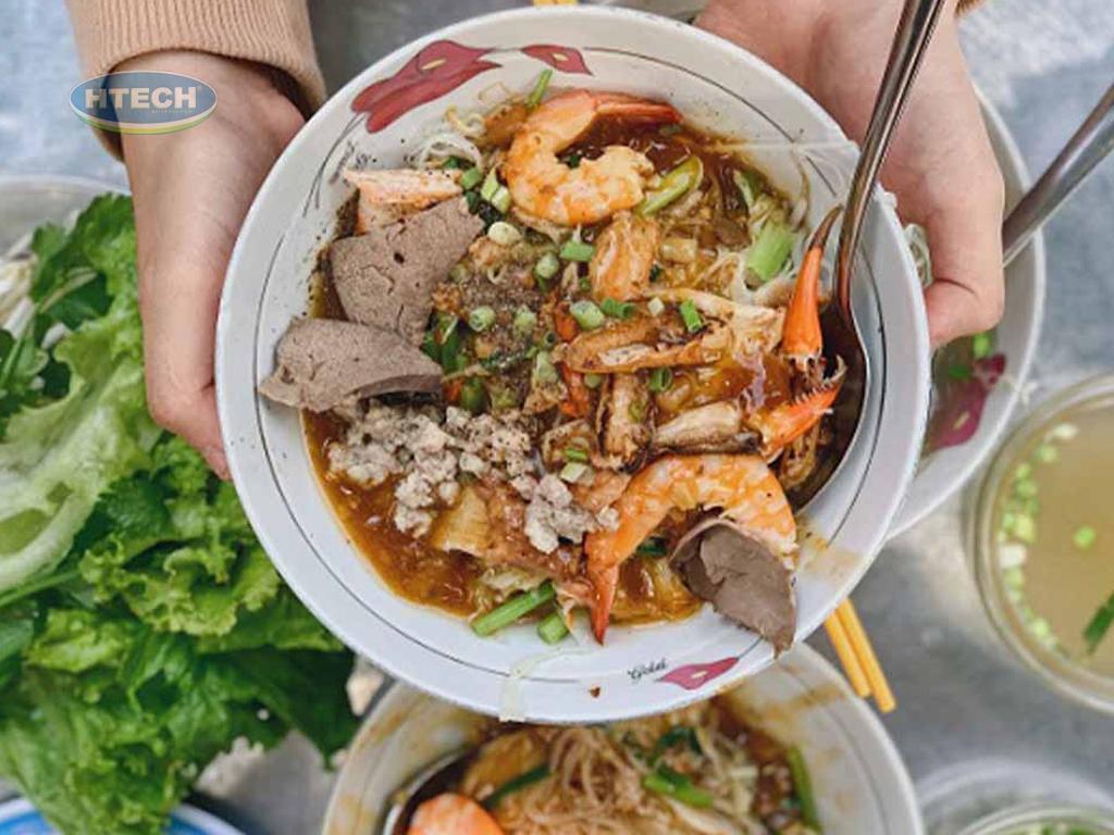 cach-nau-hu-tieu-sa-dec-ngon