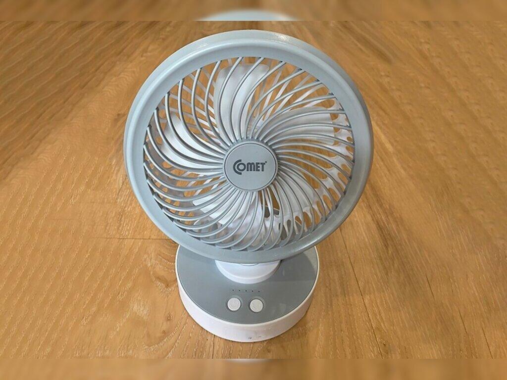 Quạt Sạc Comet CRF1506