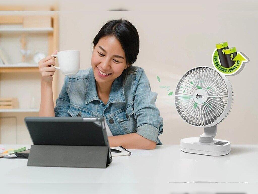 Quạt Sạc Comet CRF1406