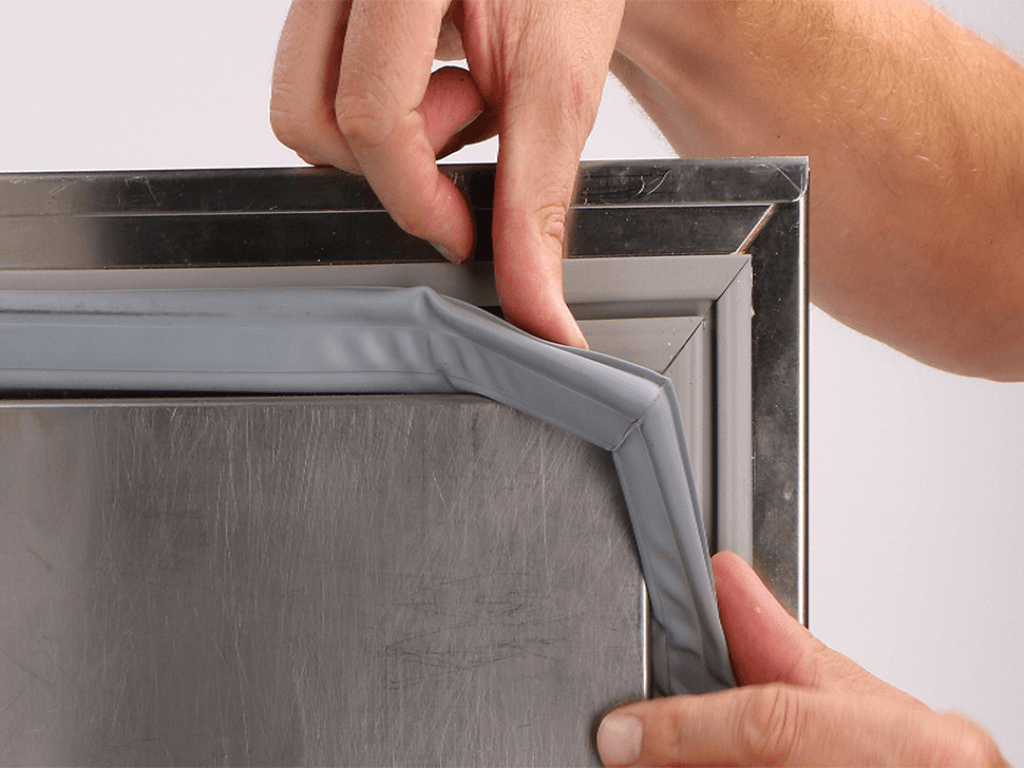 Cách làm sạch ron tủ lạnh vừa nhanh vừa dễ lại tiết kiệm, ai cũng làm được