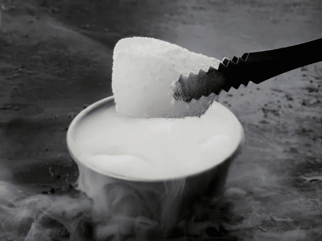 Nước đá khô là gì? Siêu phẩm làm mát cho quạt điều hòa và quạt hơi nước