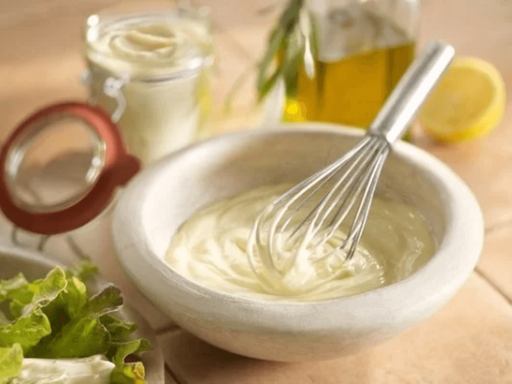 Cách làm sốt mayonnaise chuẩn béo bùng vị cho mọi món ăn, không thể dễ hơn