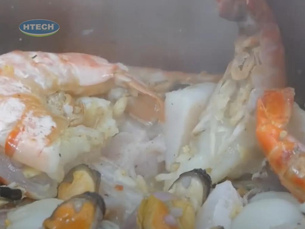 cach-nau-banh-canh-phong-tom