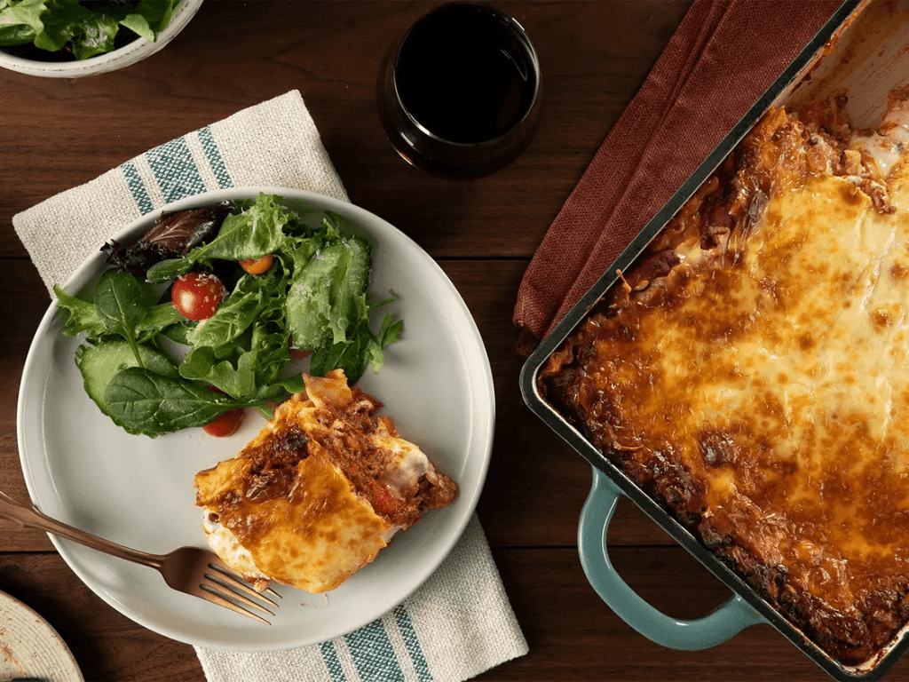 Cách làm lasagna phiên bản nhà làm mà vẫn chuẩn vị Ý lứa tuổi nào cũng mê