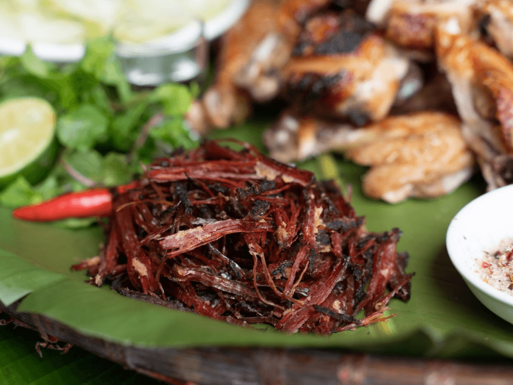 Cách làm thịt gác bếp không cần lò củi mà ăn chẳng khác gì đặc sản Tây Bắc