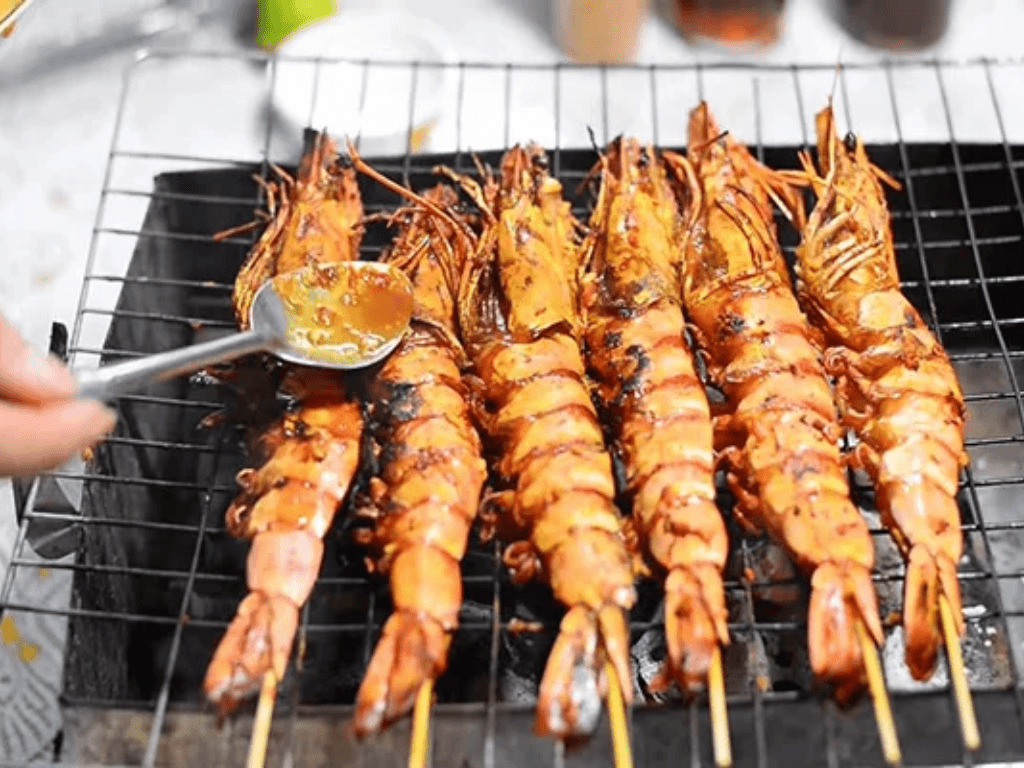 Cách làm tôm nướng muối ớt “ngon điếng người” cay mặn thơm đều đủ vị