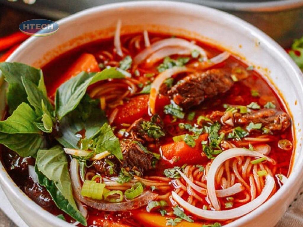 cach-nau-hu-tieu-bo-kho-ngon