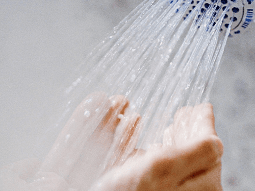 Titan là chất liệu gì mà khiến bình nóng lạnh “đắt xắt ra miếng” lại bền?