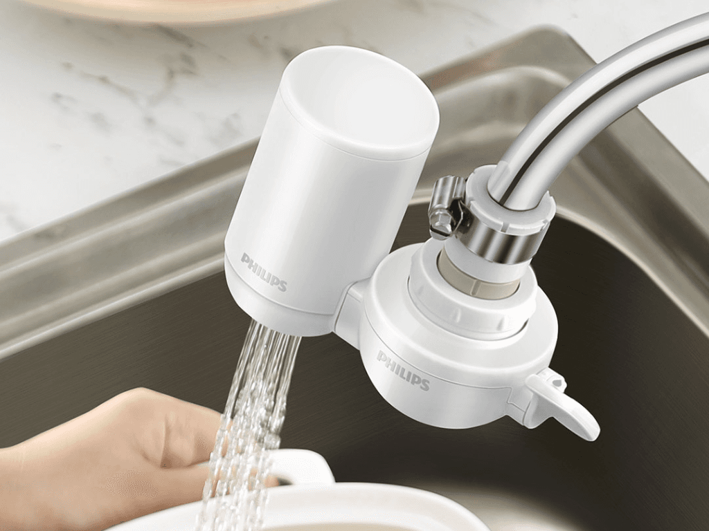 ai-nen-dung-may-loc-nuoc-truc-tiep-tai-voi