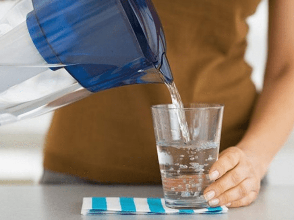 luu-y-nhung-truong-hop-uong-nuoc-som-gay-hai