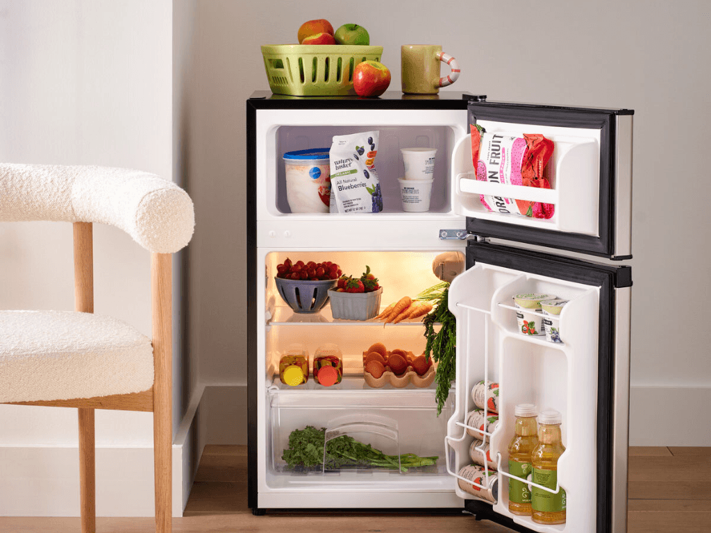 tu-lanh-mini-1-thang-het-bao-nhieu-so-dien