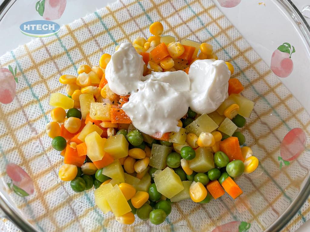 tron-salad-rau-cu-voi-sot-mayonaise