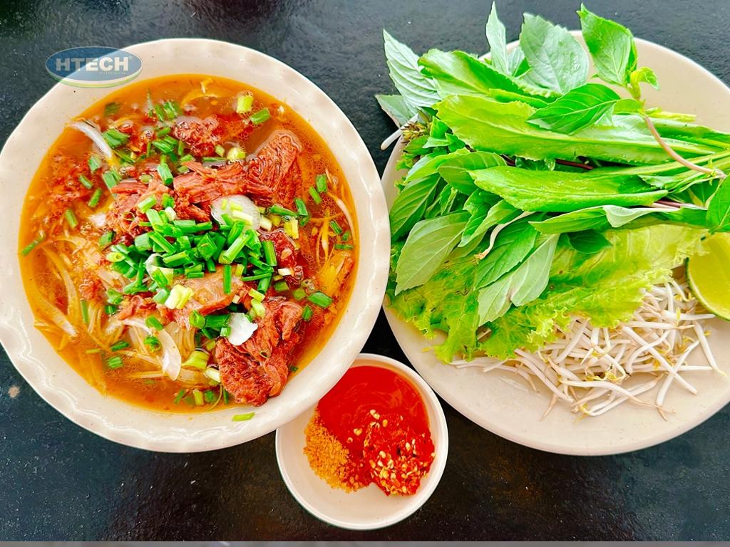 cach-nau-hu-tieu-bo-kho-tai-nha